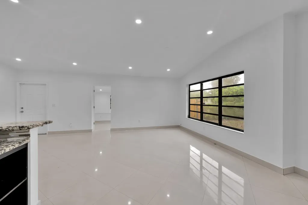 17551 NE 5th Avenue North Miami Beach FL 33162