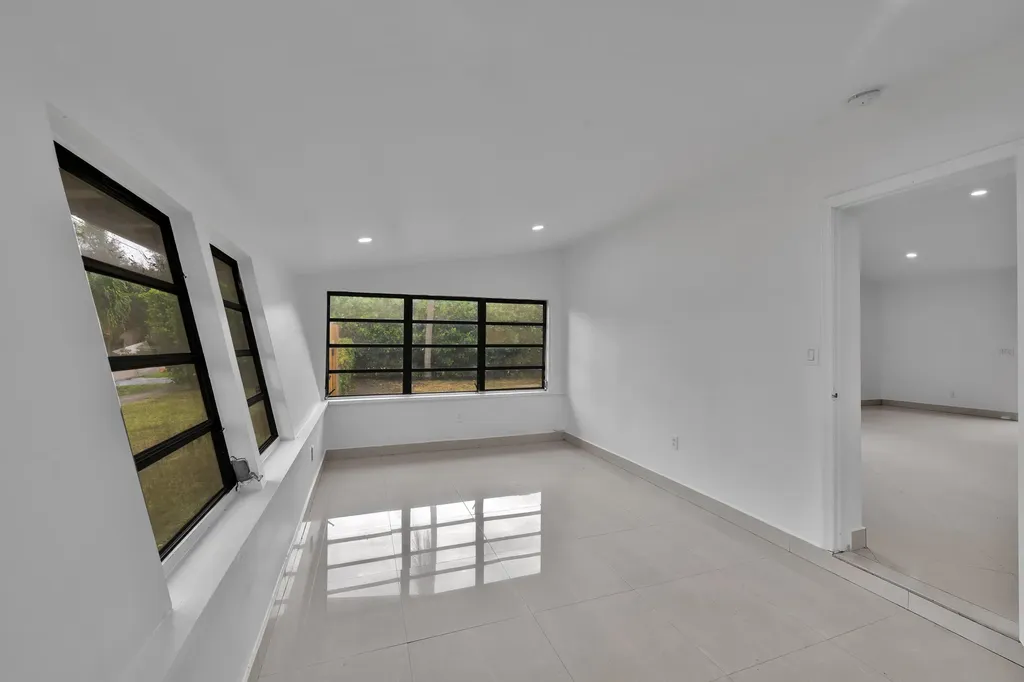 17551 NE 5th Avenue North Miami Beach FL 33162