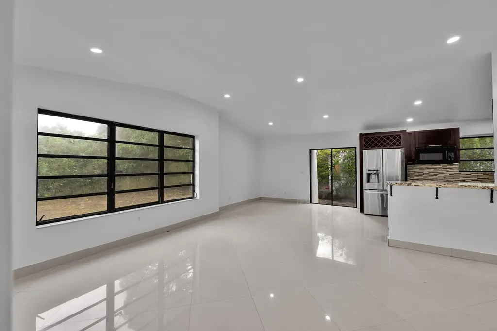 17551 NE 5th Avenue North Miami Beach FL 33162