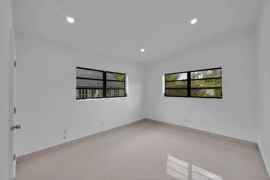 17551 NE 5th Avenue North Miami Beach FL 33162