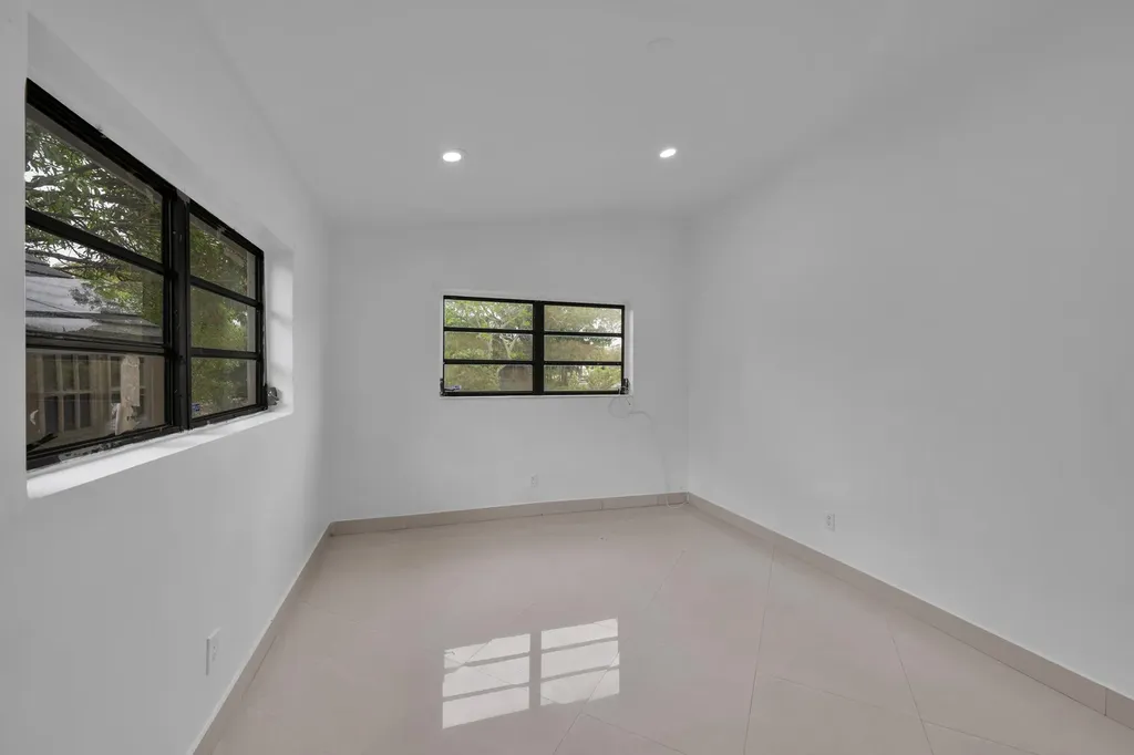 17551 NE 5th Avenue North Miami Beach FL 33162
