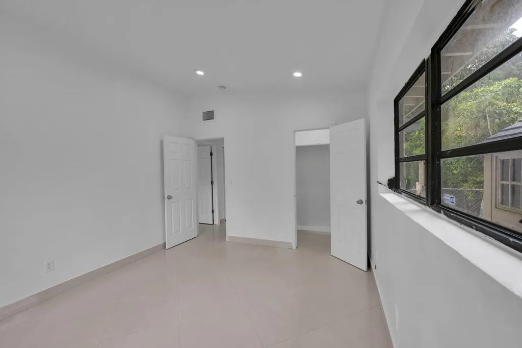 17551 NE 5th Avenue North Miami Beach FL 33162