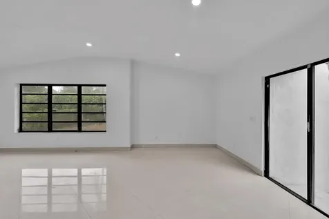 17551 NE 5th Avenue North Miami Beach FL 33162