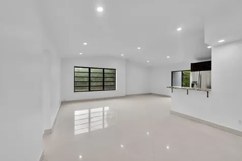 17551 NE 5th Avenue North Miami Beach FL 33162