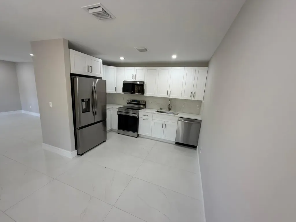 4329 NW 4th Avenue Pompano Beach FL 33064
