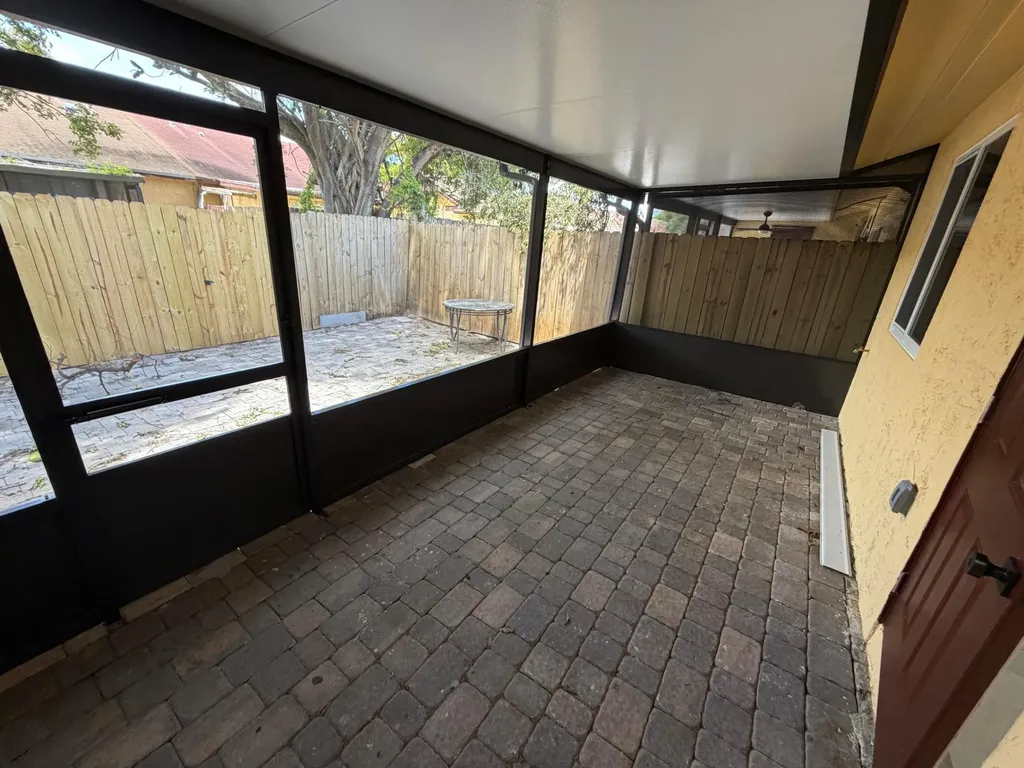 4329 NW 4th Avenue Pompano Beach FL 33064