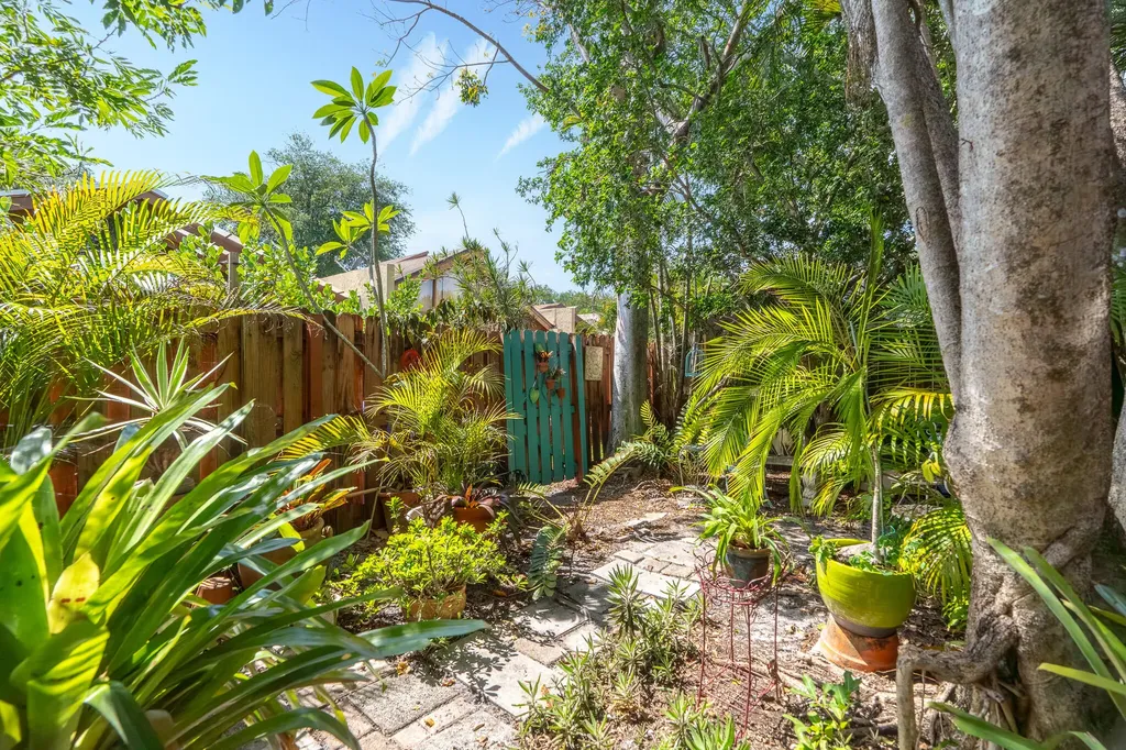 6101 NW 32nd Way Fort Lauderdale FL 33309