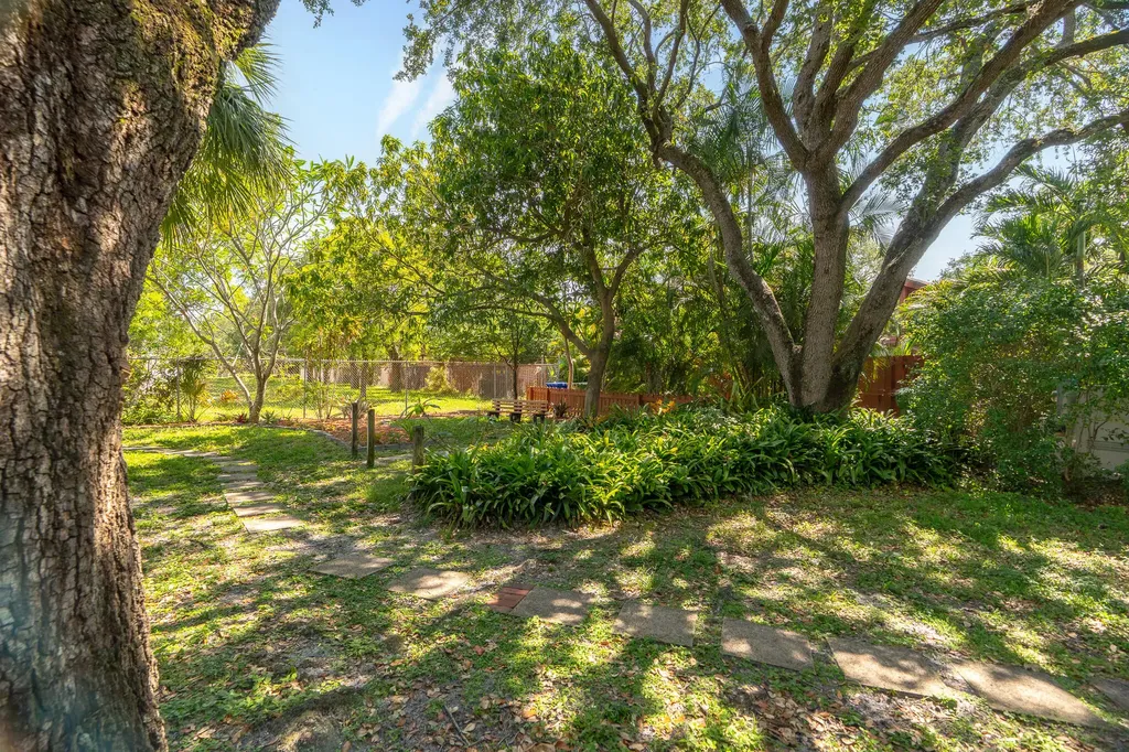 6101 NW 32nd Way Fort Lauderdale FL 33309