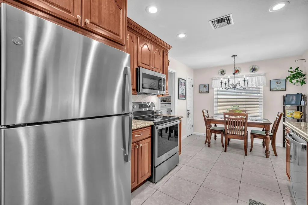 9341 SW 1st Place Boca Raton FL 33428