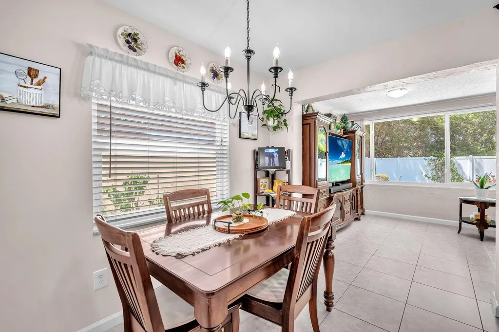 9341 SW 1st Place Boca Raton FL 33428