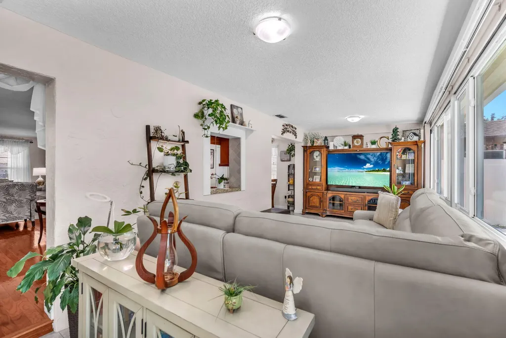 9341 SW 1st Place Boca Raton FL 33428