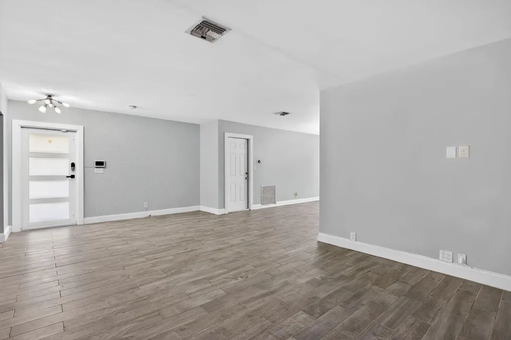 7504 NW 40th Place Coral Springs FL 33065