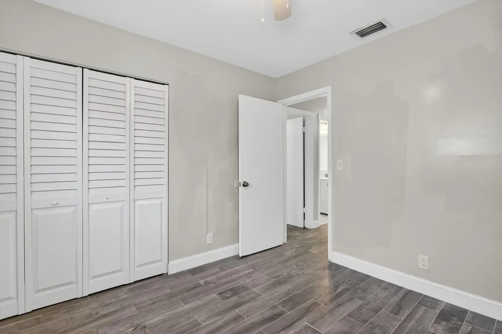 7504 NW 40th Place Coral Springs FL 33065