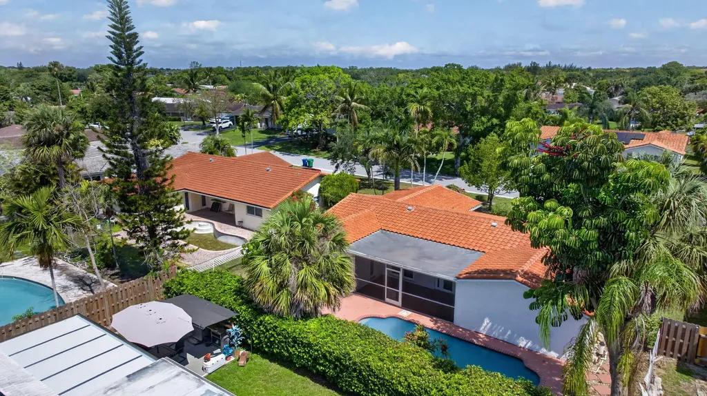7504 NW 40th Place Coral Springs FL 33065