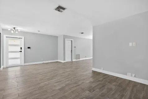 7504 NW 40th Place Coral Springs FL 33065
