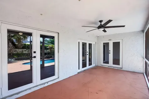 7504 NW 40th Place Coral Springs FL 33065