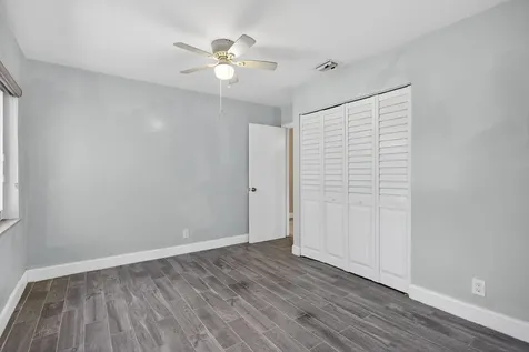 7504 NW 40th Place Coral Springs FL 33065