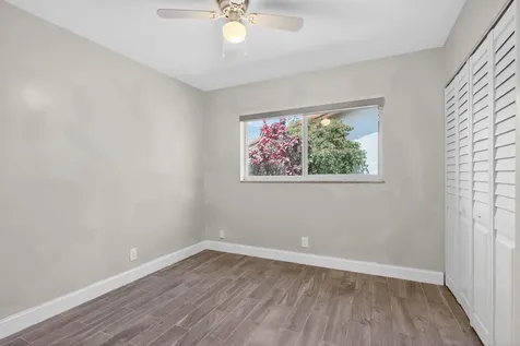 7504 NW 40th Place Coral Springs FL 33065