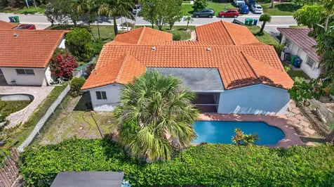 7504 NW 40th Place Coral Springs FL 33065