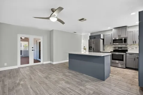 7504 NW 40th Place Coral Springs FL 33065