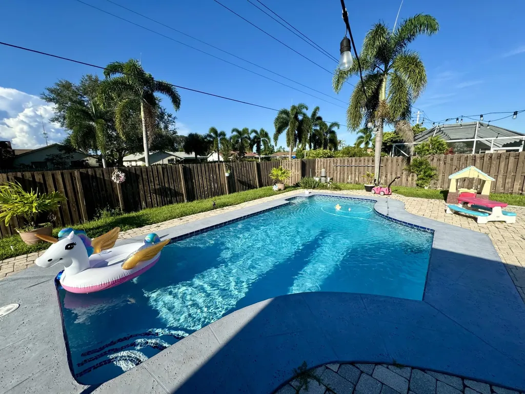 1381 Wyndcliff Wellington FL 33414
