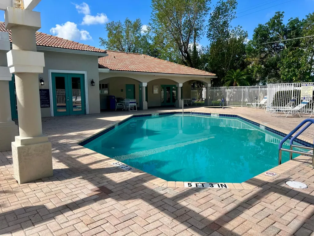 7801 S Aragon Boulevard Sunrise FL 33322
