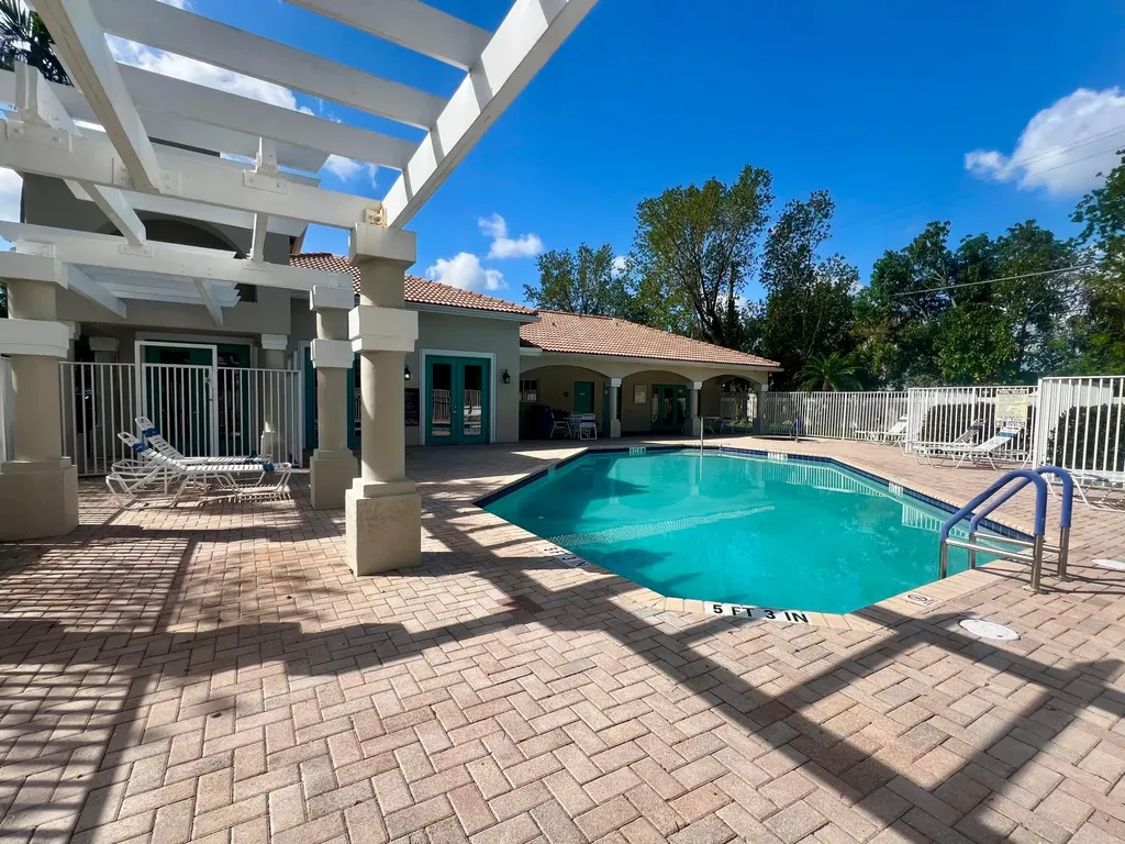 7801 S Aragon Boulevard Sunrise FL 33322