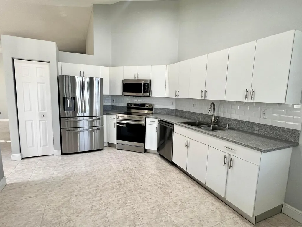 7801 S Aragon Boulevard Sunrise FL 33322
