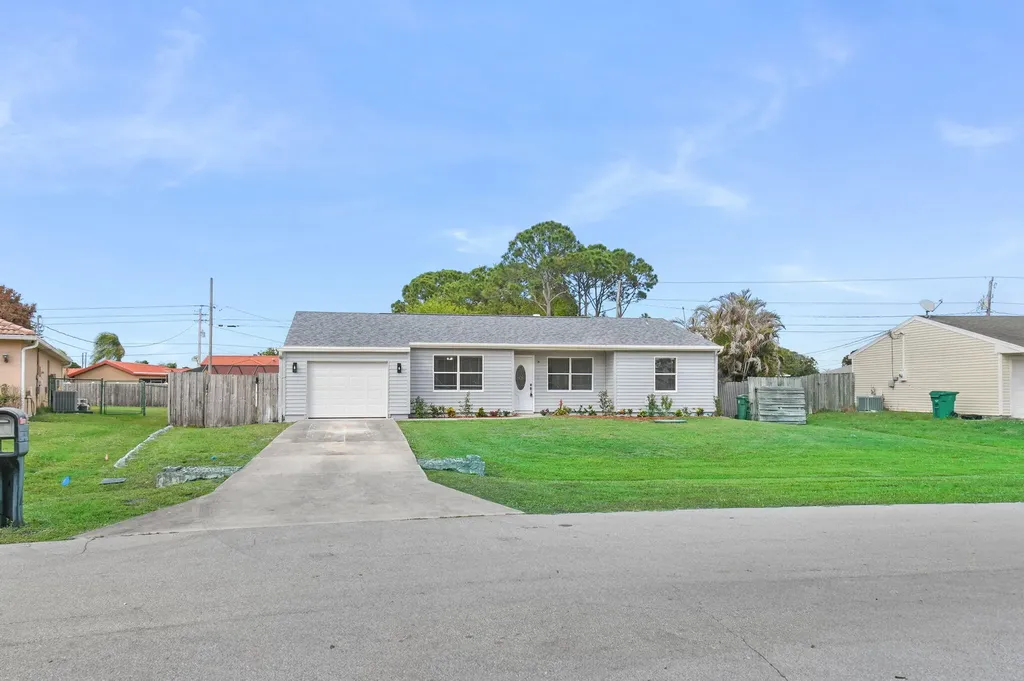 1853 SE Dranson Circle Port St Lucie FL 34952