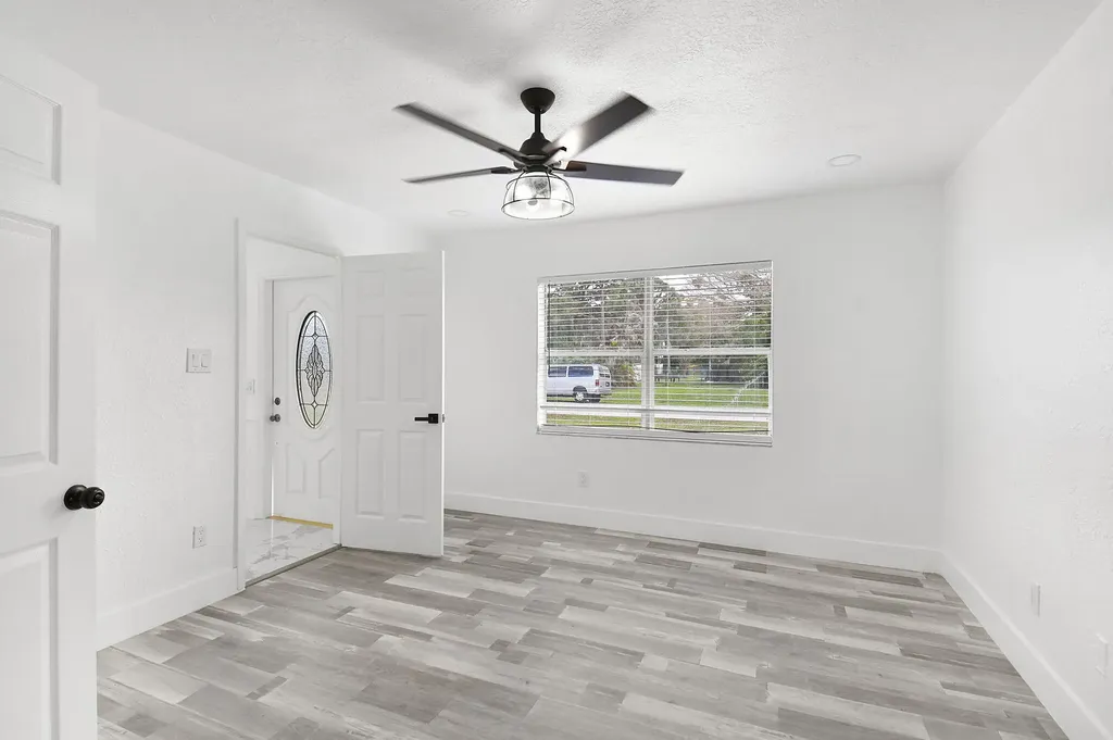1853 SE Dranson Circle Port St Lucie FL 34952