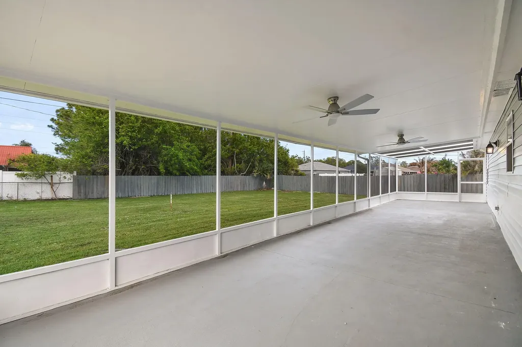 1853 SE Dranson Circle Port St Lucie FL 34952