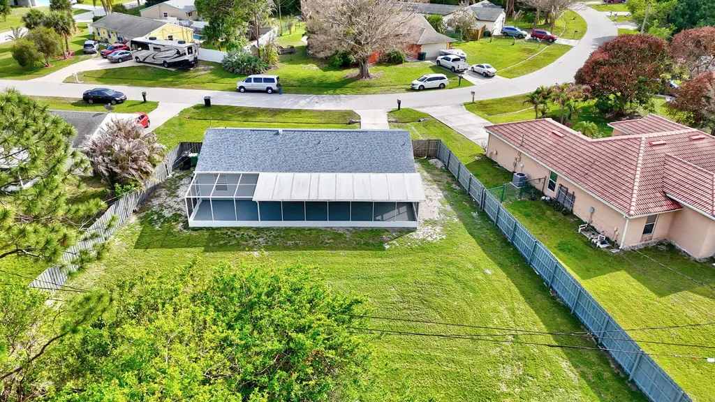 1853 SE Dranson Circle Port St Lucie FL 34952