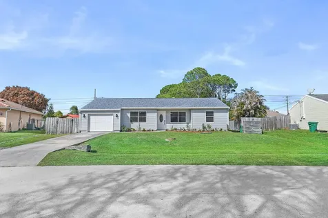 1853 SE Dranson Circle Port St Lucie FL 34952