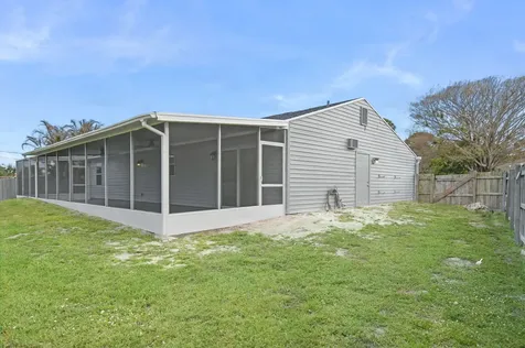 1853 SE Dranson Circle Port St Lucie FL 34952