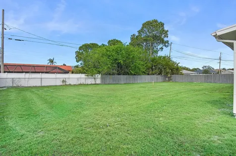 1853 SE Dranson Circle Port St Lucie FL 34952