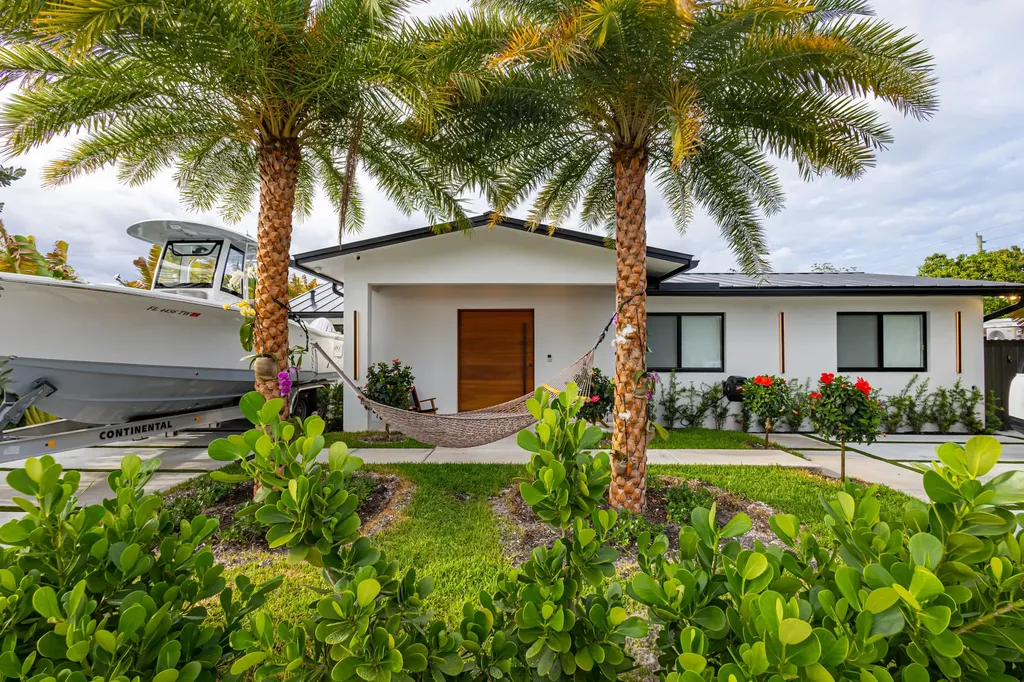 807 Hollywood Place West Palm Beach FL 33405