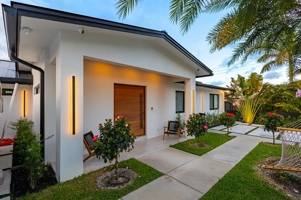 807 Hollywood Place West Palm Beach FL 33405