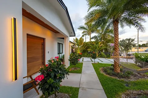 807 Hollywood Place West Palm Beach FL 33405