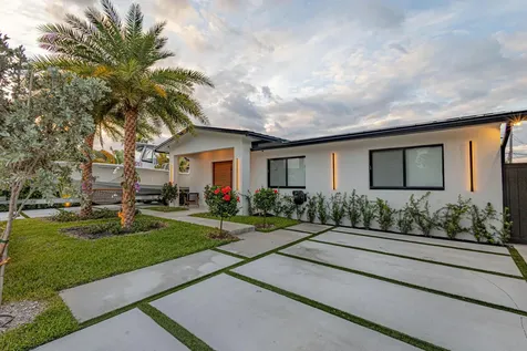 807 Hollywood Place West Palm Beach FL 33405