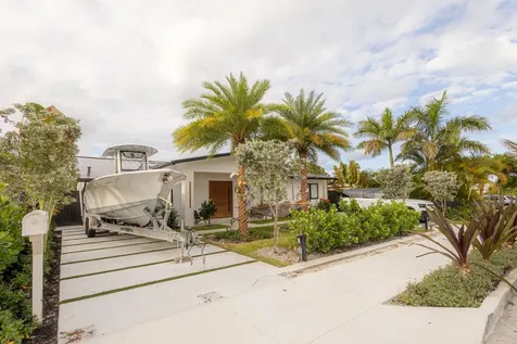 807 Hollywood Place West Palm Beach FL 33405