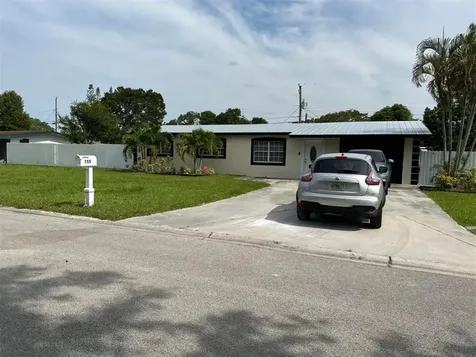 355 Johnston Street Fort Pierce FL 34982
