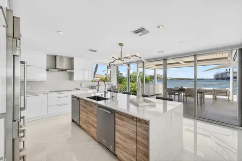 2200 Inlet Drive Fort Lauderdale FL 33316