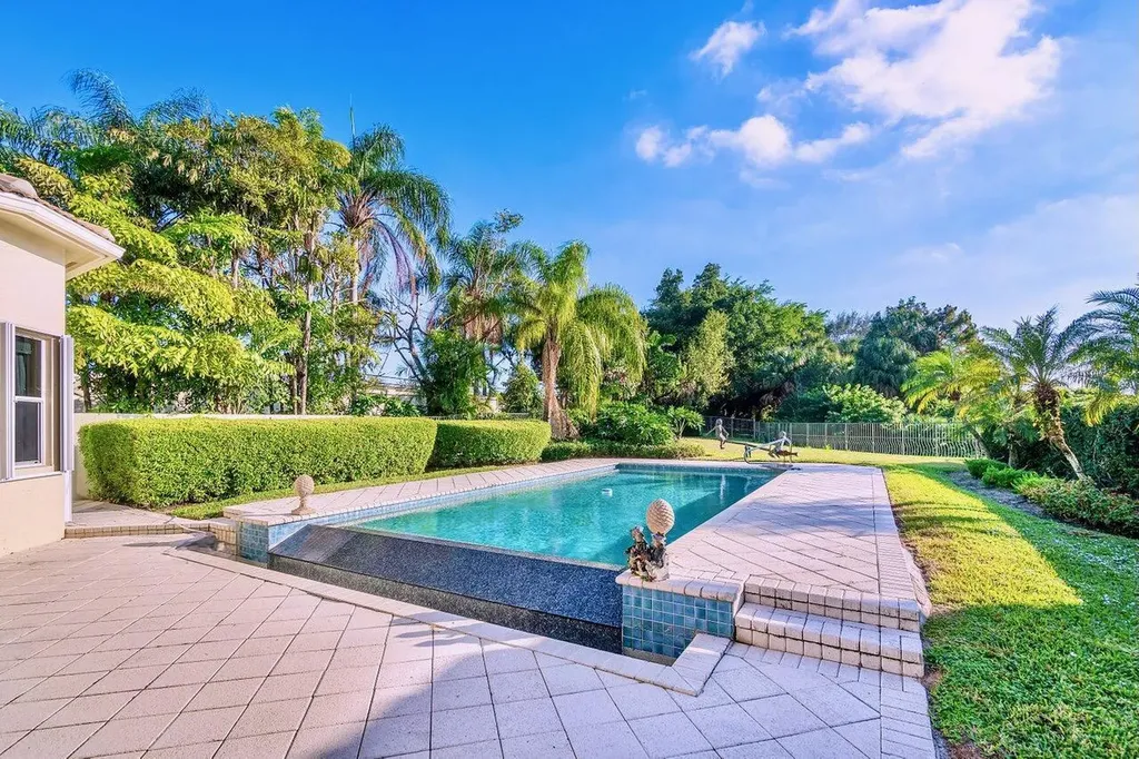 56 Island Drive Boynton Beach FL 33436