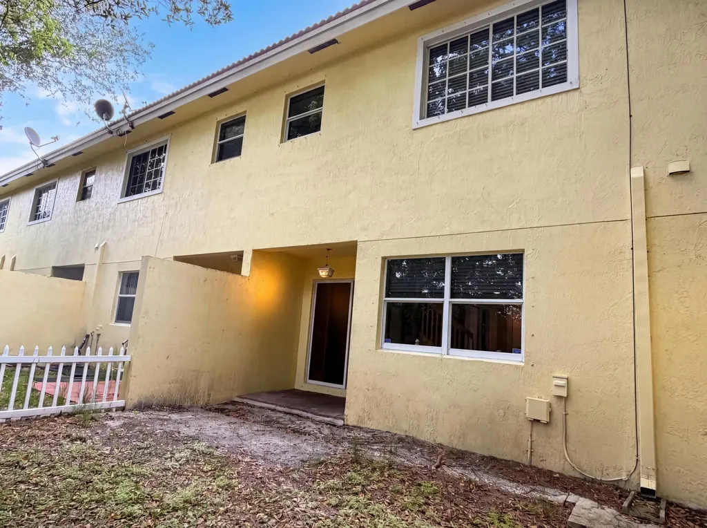 917 Imperial Lake Road West Palm Beach FL 33413