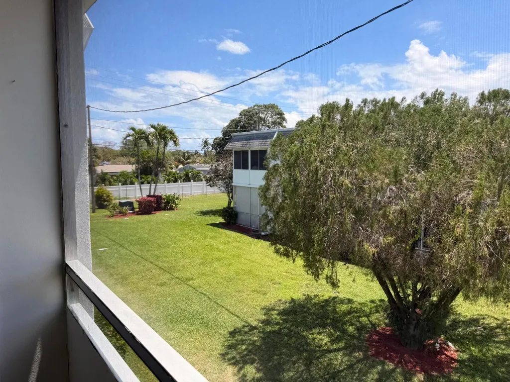 3322 Cynthia Lane Lake Worth Beach FL 33461