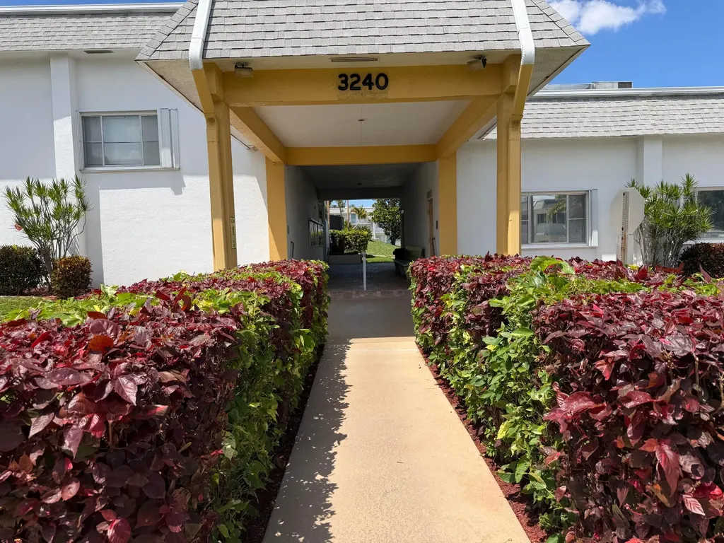 3322 Cynthia Lane Lake Worth Beach FL 33461