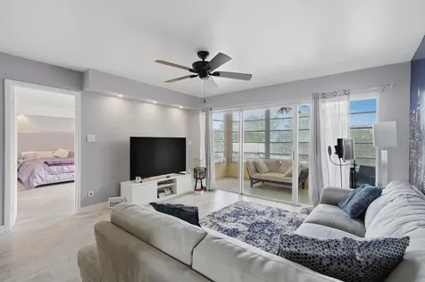 8330 Sands Point Tamarac FL 33321