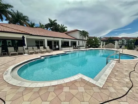 402 Villa Circle Boynton Beach FL 33435