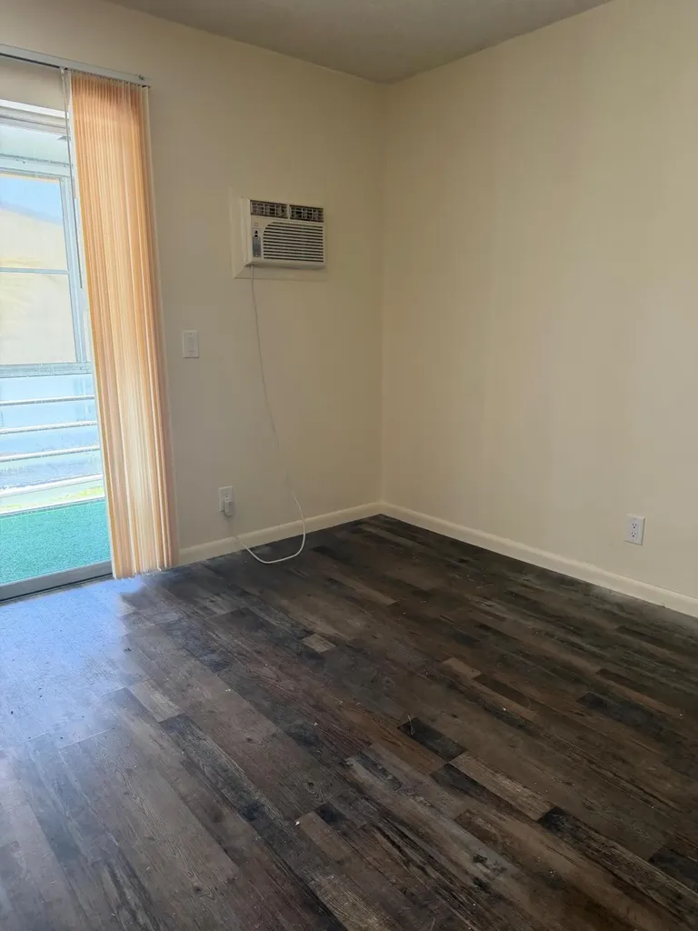 180 Windsor West Palm Beach FL 33417