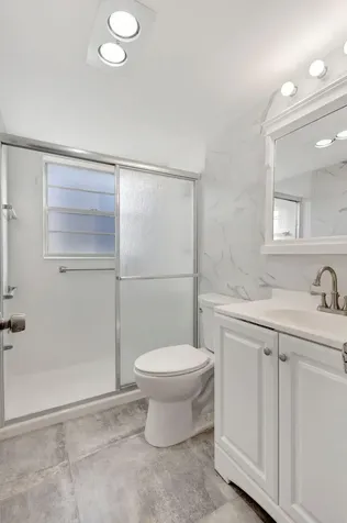 121 Bedford E West Palm Beach FL 33417